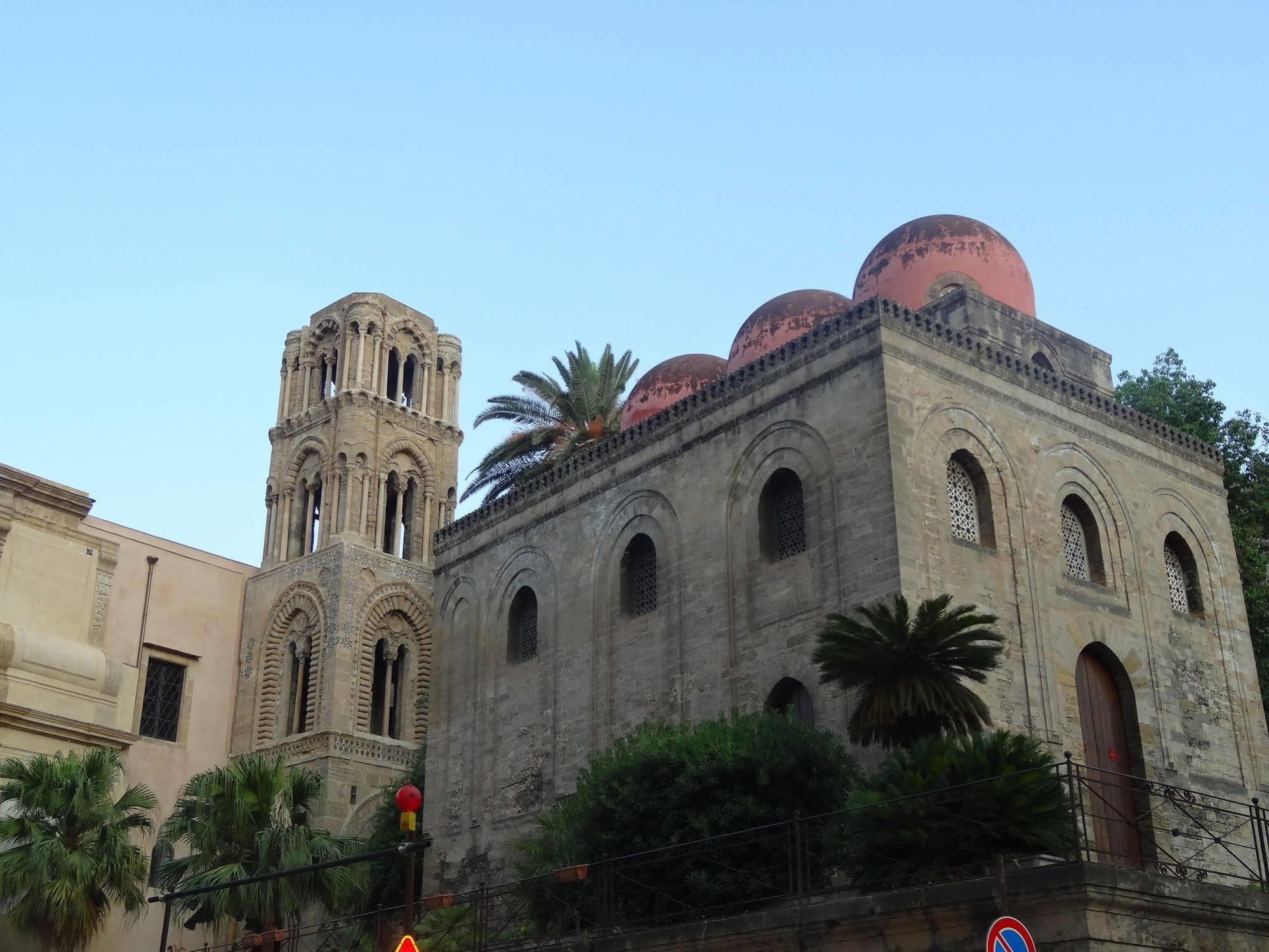 Abatellis Luxury Hotel Palermo Bagian luar foto