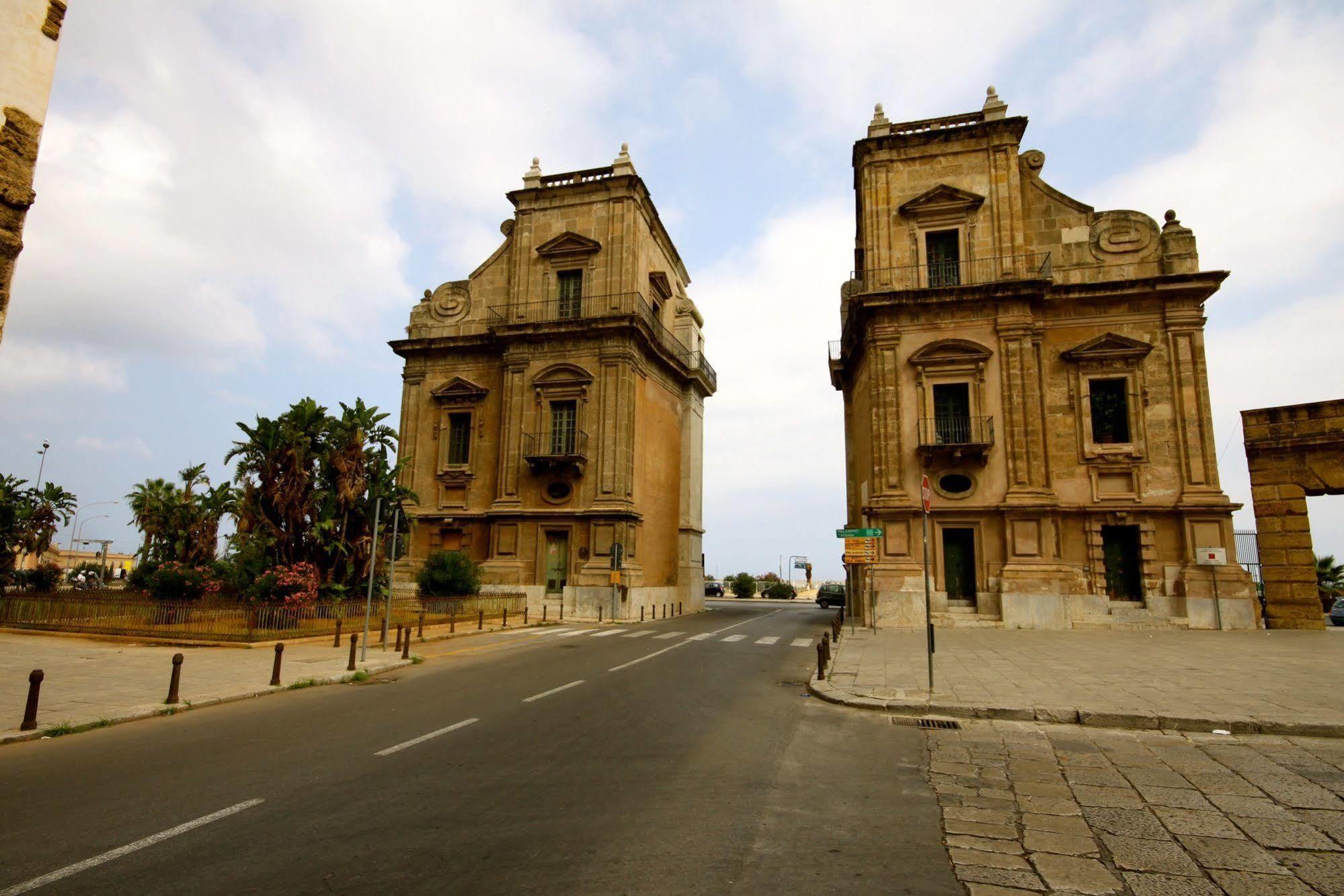 Abatellis Luxury Hotel Palermo Bagian luar foto