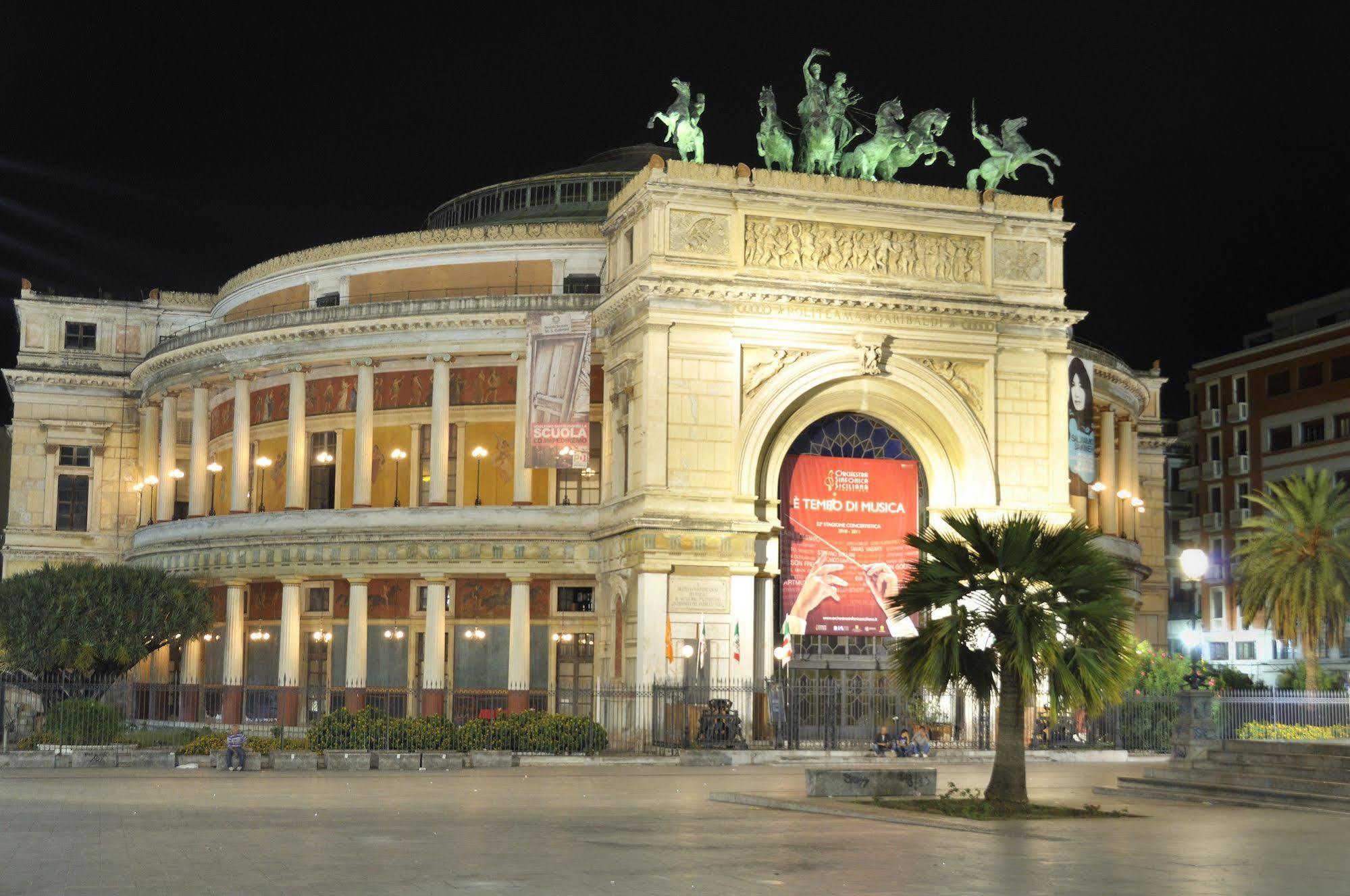 Abatellis Luxury Hotel Palermo Bagian luar foto
